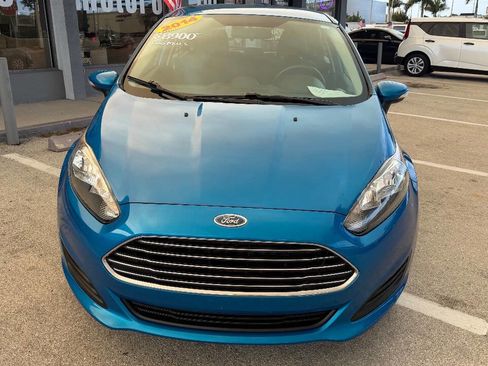 Used 2014 Ford Fiesta SE FWD image 2