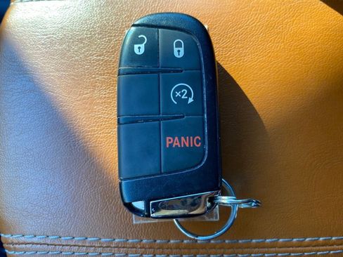 Used 2024 Jeep Compass Limited image 31