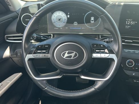 Used 2024 Hyundai Elantra Limited FWD image 21