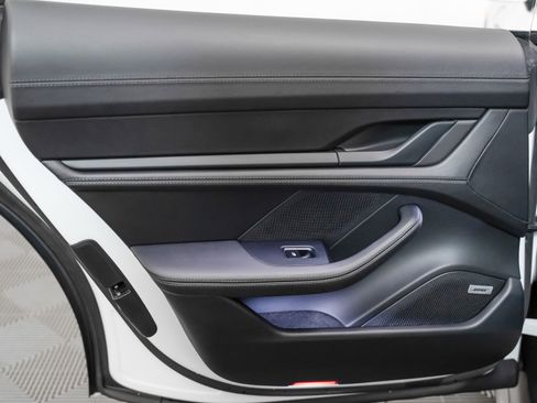 Certified 2022 Porsche Taycan GTS image 25