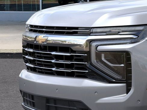 New 2026 Chevrolet Suburban LT image 37