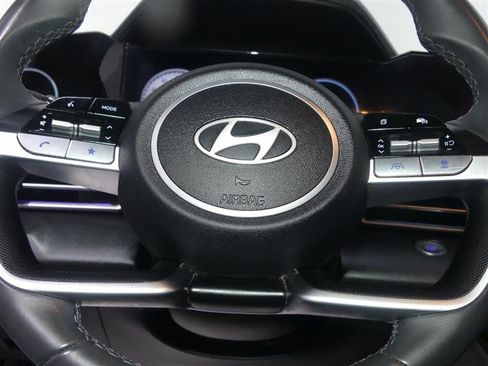 Used 2025 Hyundai Elantra Limited FWD image 31