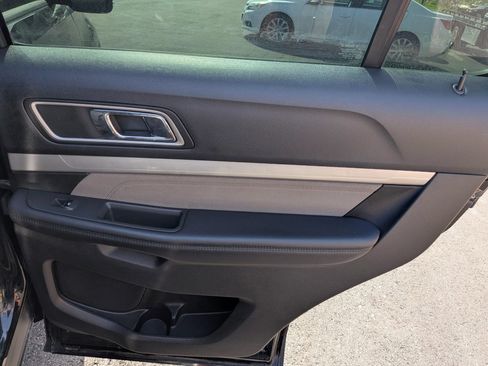 Used 2017 Ford Explorer XLT w/ Equipment Group 202A FWD image 25