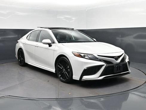 Used 2024 Toyota Camry XSE w/ Navigation Package AWD/4WD image 9