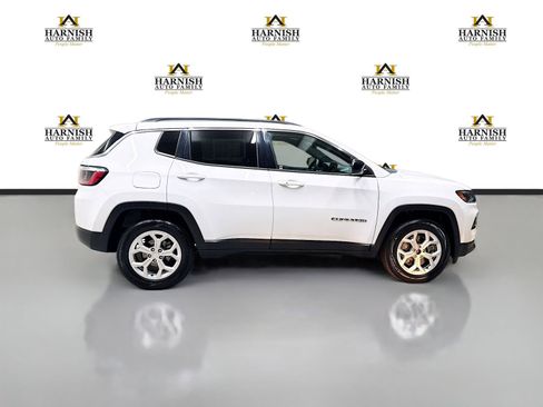 Used 2024 Jeep Compass Latitude AWD/4WD image 4