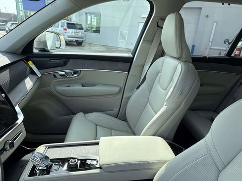 New 2026 Volvo XC90 B6 Ultra w/ Protection Package AWD/4WD image 18