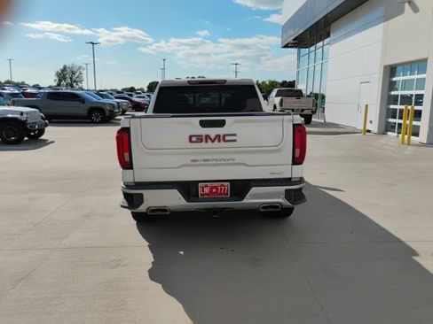 Used 2021 GMC Sierra 1500 SLT w/ SLT Premium Plus Package AWD/4WD image 4