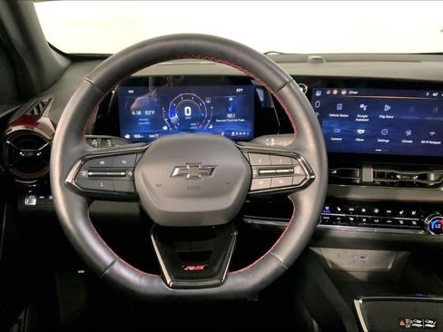 Used 2025 Chevrolet Equinox RS w/ Safety and Technology Package AWD/4WD image 5