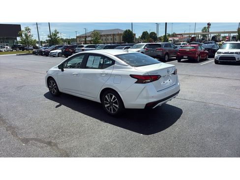 Used 2025 Nissan Versa SV FWD image 4