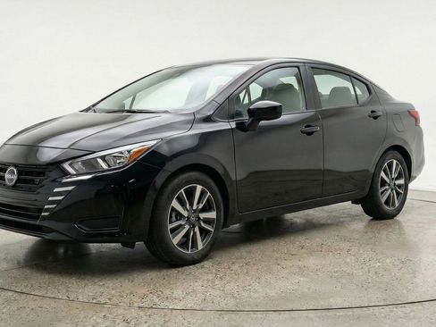 Used 2025 Nissan Versa SV FWD image 3