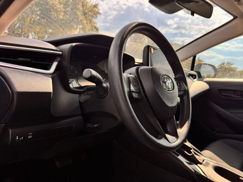 Used 2024 Toyota Corolla LE FWD image 11