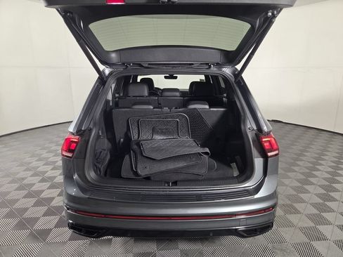 Used 2024 Volkswagen Tiguan SE R-Line FWD image 28