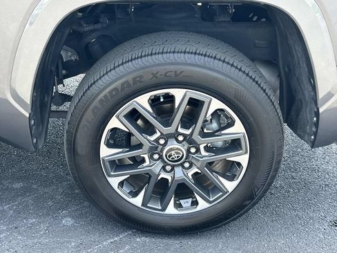 Used 2024 Toyota Tundra Limited AWD/4WD image 14