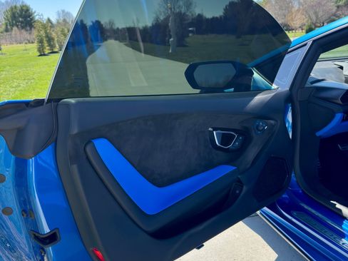 Used 2023 Lamborghini Huracan Tecnica image 13