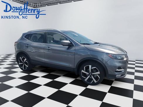 Used 2022 Nissan Rogue Sport SL w/ Premium Package FWD image 7
