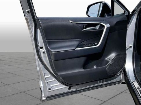 Certified 2025 Toyota RAV4 XLE w/ Convenience Package FWD image 22