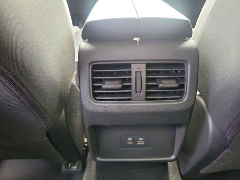 Used 2023 Nissan Rogue SV AWD/4WD image 12