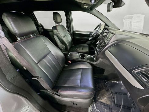 Certified 2019 Dodge Grand Caravan GT image 35