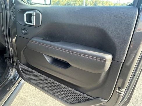 Used 2023 Jeep Gladiator Mojave w/ Cold Weather Group image 22