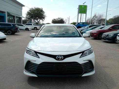 Used 2023 Toyota Camry LE FWD image 2