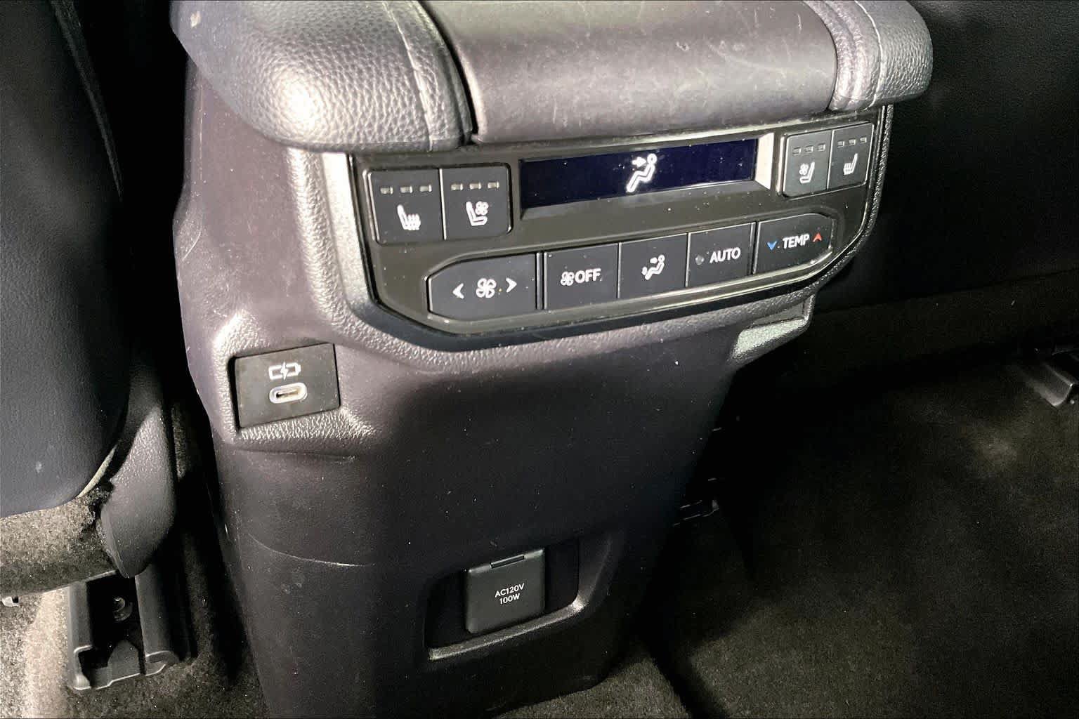 Used 2024 Toyota Grand Highlander AWD image 31