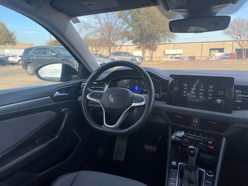 Used 2025 Volkswagen Jetta SE image 37