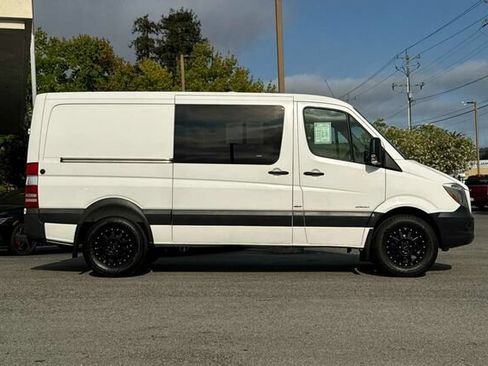 Used 2015 Mercedes-Benz Sprinter 2500 image 3