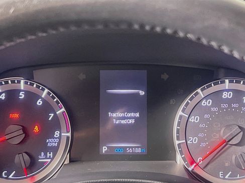 Used 2020 Toyota Highlander LE FWD image 22
