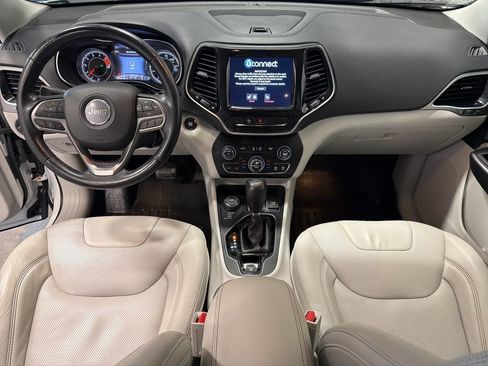 Used 2019 Jeep Cherokee Limited AWD/4WD image 4