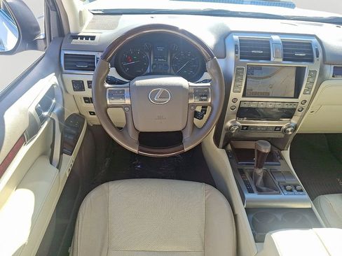 Used 2019 Lexus GX 460 Premium w/ Premium Package image 13