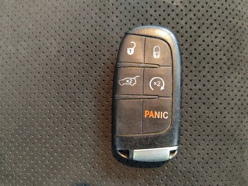 Used 2019 Jeep Grand Cherokee Altitude AWD/4WD image 32