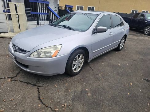Used 2004 Honda Accord EX image 2