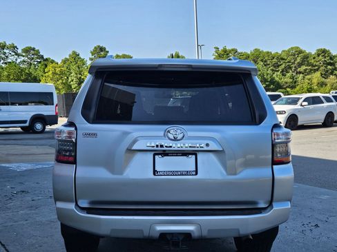 Used 2018 Toyota 4Runner SR5 RWD image 6