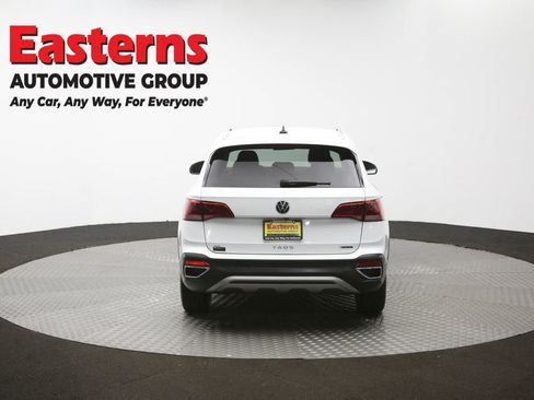 Used 2022 Volkswagen Taos SE AWD/4WD image 35