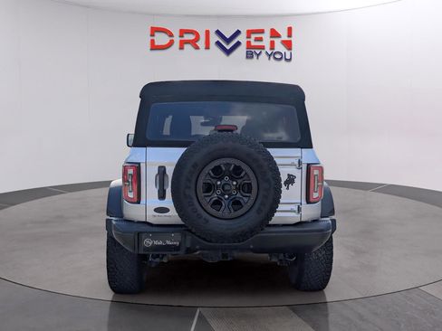 Used 2022 Ford Bronco Badlands image 4