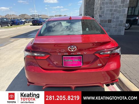 Certified 2021 Toyota Camry SE image 7