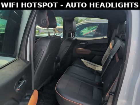 Used 2024 GMC Canyon AT4 w/ Canyon Safety Plus Package AWD/4WD image 8