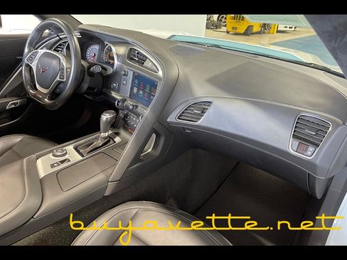 Used 2015 Chevrolet Corvette Z06 w/ 3LZ Preferred Equipment Group RWD image 17