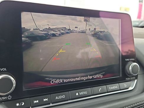 Certified 2022 Nissan Rogue SV FWD image 25