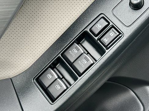 Used 2018 Subaru Forester 2.5i Limited AWD/4WD image 12
