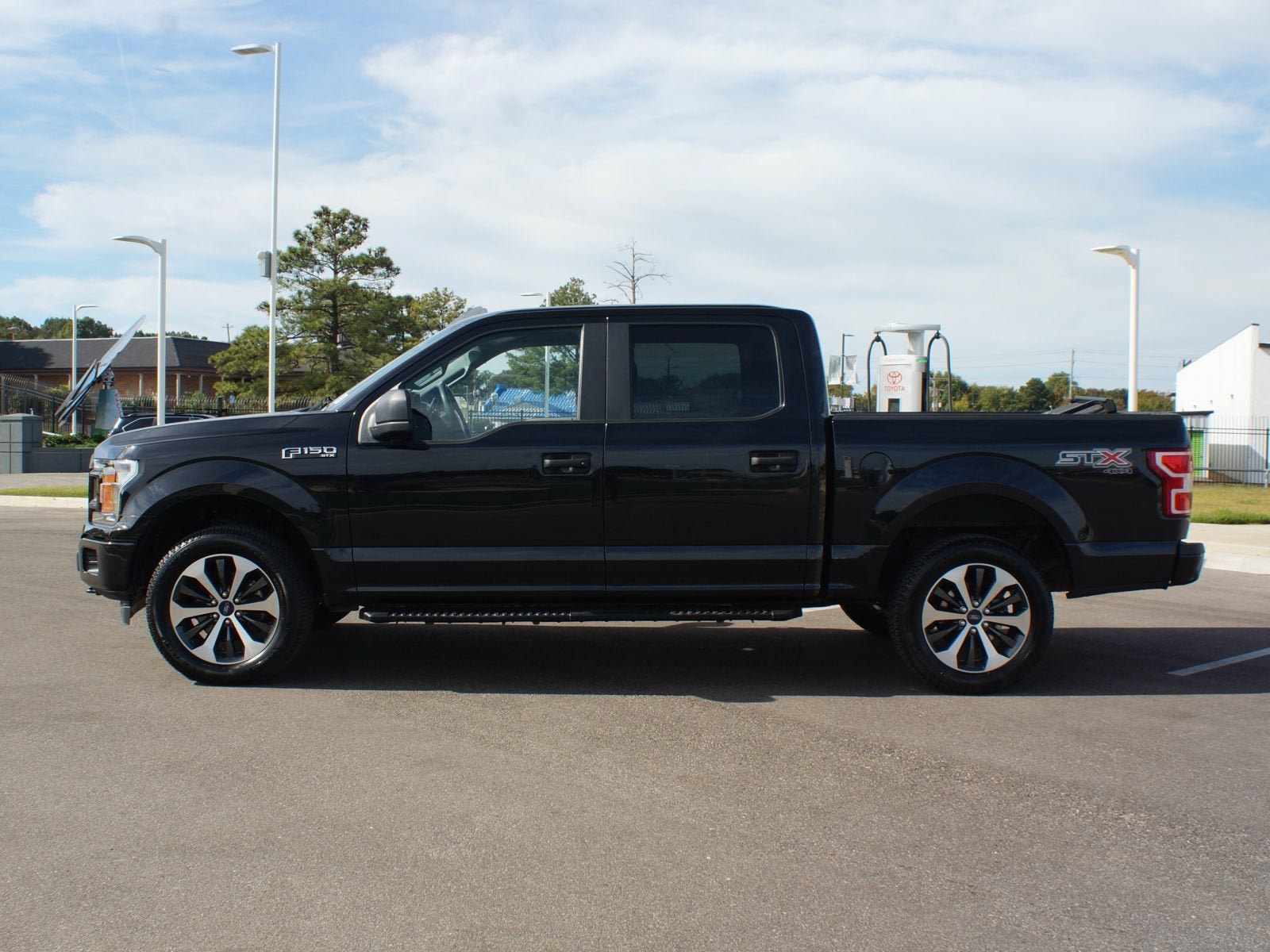 Used 2020 Ford F150 XL w/ Equipment Group 101A Mid AWD/4WD image 10
