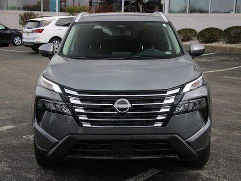 Certified 2024 Nissan Rogue SV w/ SV Premium Package AWD/4WD image 8