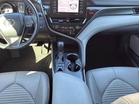Used 2022 Toyota Camry SE FWD image 21