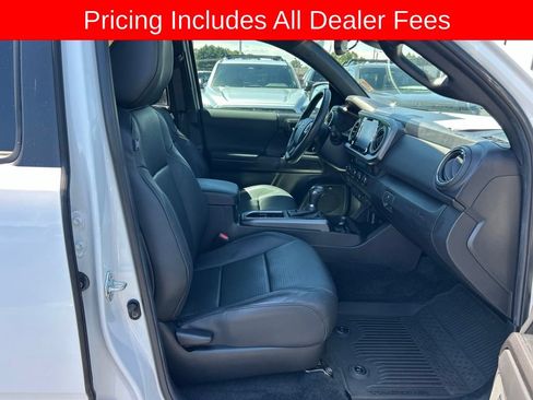 Used 2023 Toyota Tacoma TRD Off-Road w/ TRD Premium Off Road Package AWD/4WD image 22