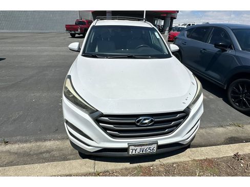 Used 2017 Hyundai Tucson SE w/ SE Popular Package 02 FWD image 3