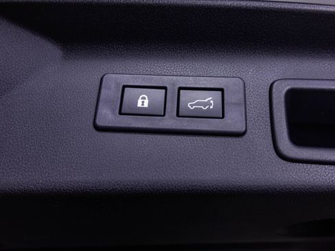 Used 2025 Subaru Forester Sport image 33