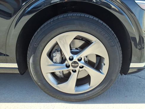 Certified 2026 Genesis GV70 2.5T Advanced image 9