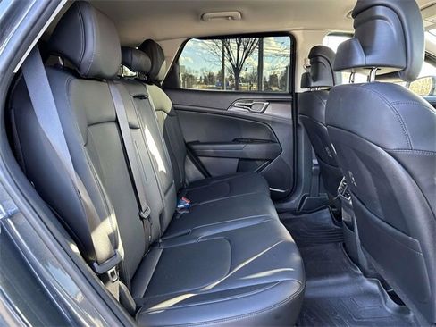 Used 2024 Kia Sportage EX image 23