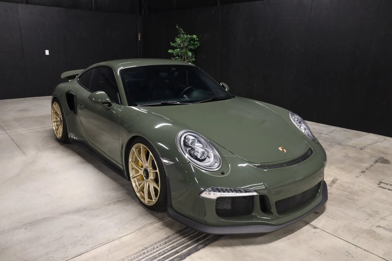 Used 2014 Porsche 911 Turbo S AWD/4WD image 2
