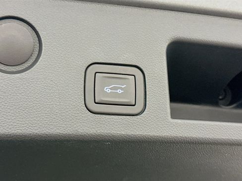 Used 2025 Chevrolet Equinox LT w/ Convenience Package II image 31